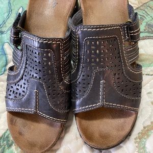 Clarks Bendables black slip-on wedge size 9.